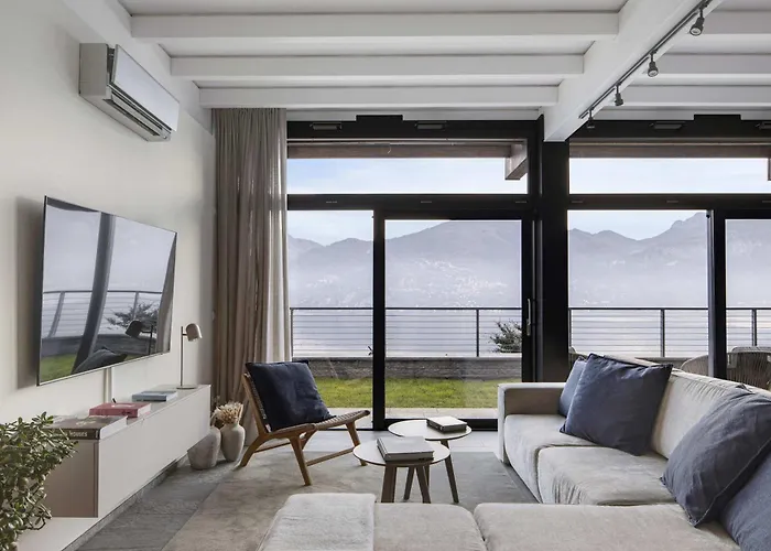 Luxury Penthouse View Pool Terrasse Sauna דירה מנאג'יו