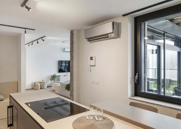 Luxury Penthouse View Pool Terrasse Sauna דירה